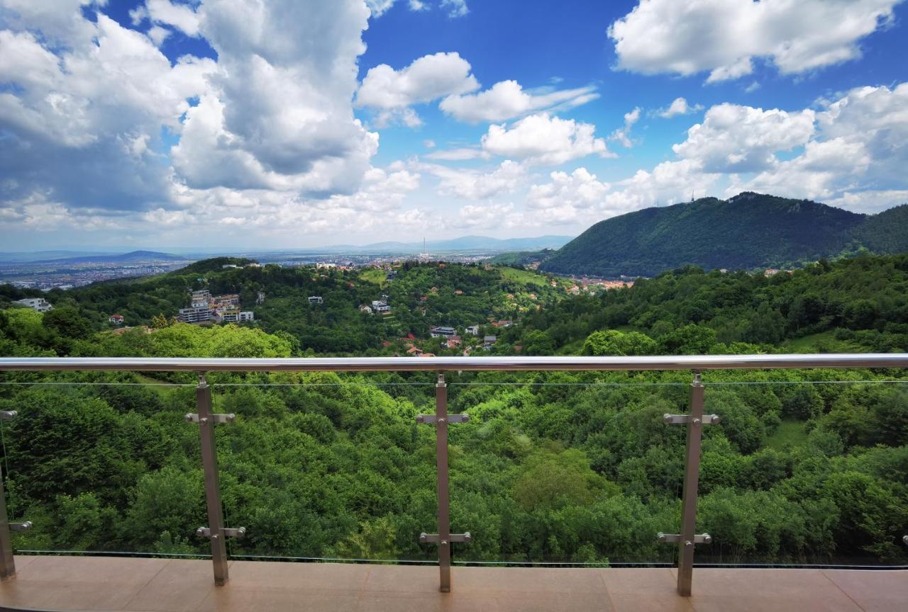 #3 Coroni Seasons Apart Brasov Luaran gambar